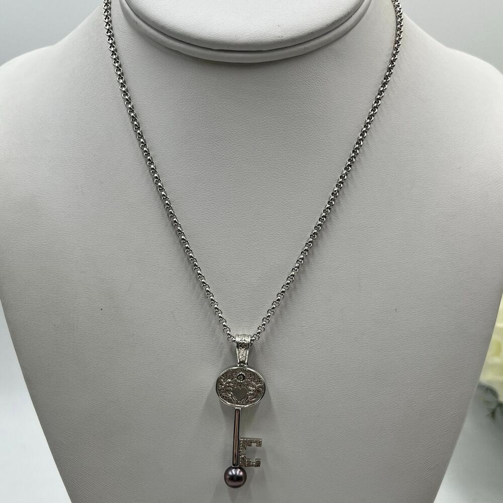 KM 925 Sterling Silver Real White Diamond & Tahitian Pearl‎ Key Pendant